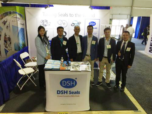 13誠(chéng)摯的感謝：嘉諾集團(tuán)雷董、上海嘉諾密封陳總親臨東晟密封展會(huì)現(xiàn)場(chǎng)指導(dǎo)工作！