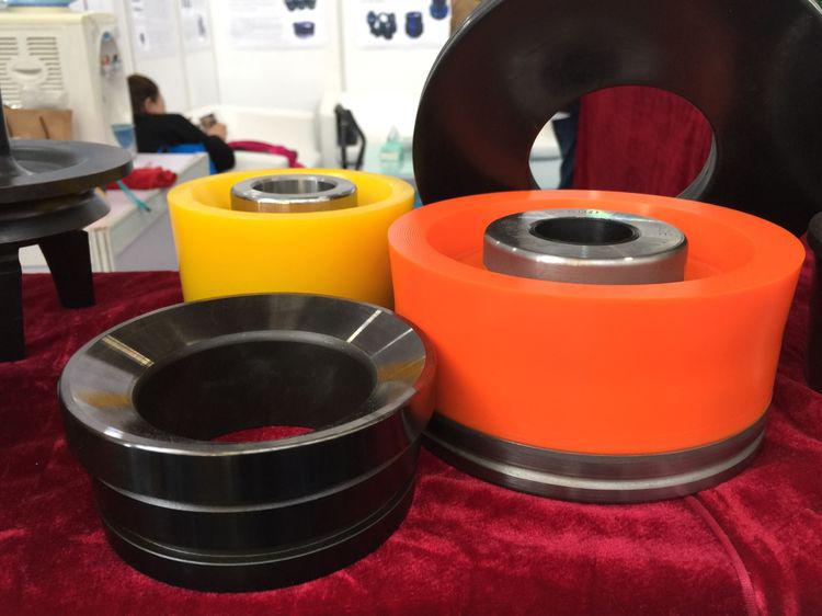 泥漿泵專用的純進口材料的 聚胺脂凡爾膠（PU）系列密封件產(chǎn)品