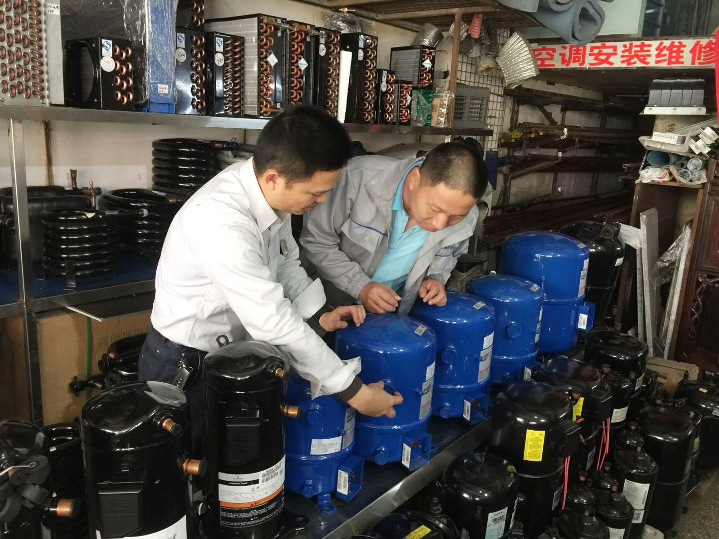 東晟密封件技術團隊正在了解制冷設備的密封原理