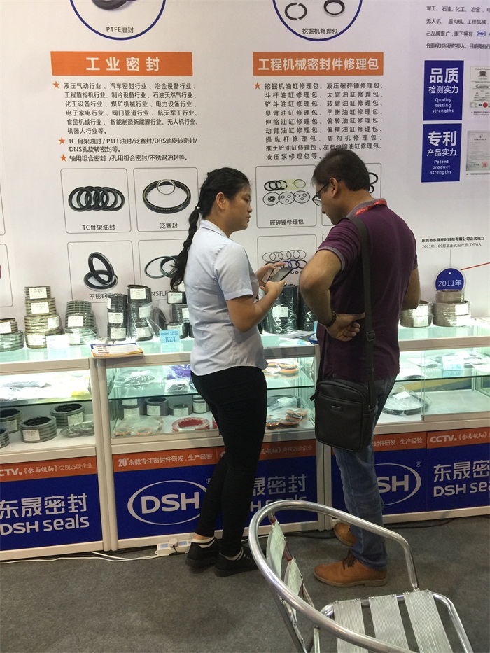 當(dāng)然，也有不少的國(guó)外客戶啦！