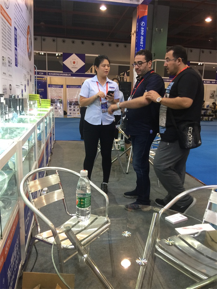 當(dāng)然，也有不少的國(guó)外客戶啦！