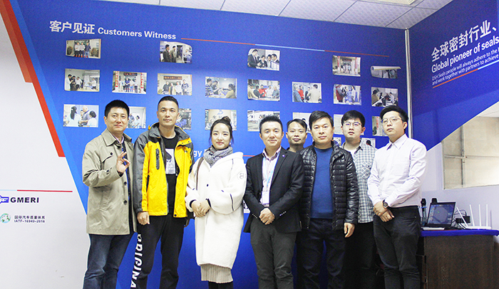 東晟密封公司參加工作指導(dǎo)現(xiàn)場(chǎng)