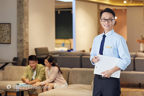 專業形象，信任之基——論家具店銷售人員的形象塑造與銷售藝術